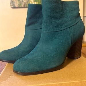 Size 9 ColeHaan Teal Cassidy Bottie.